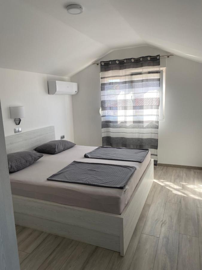 Apartments Nautica Barbat na Rabu Zewnętrze zdjęcie