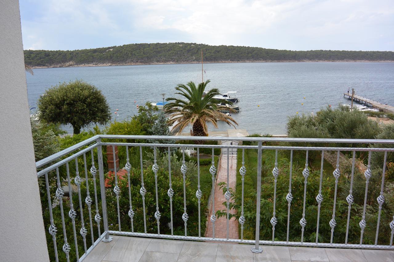 Apartments Nautica Barbat na Rabu Zewnętrze zdjęcie