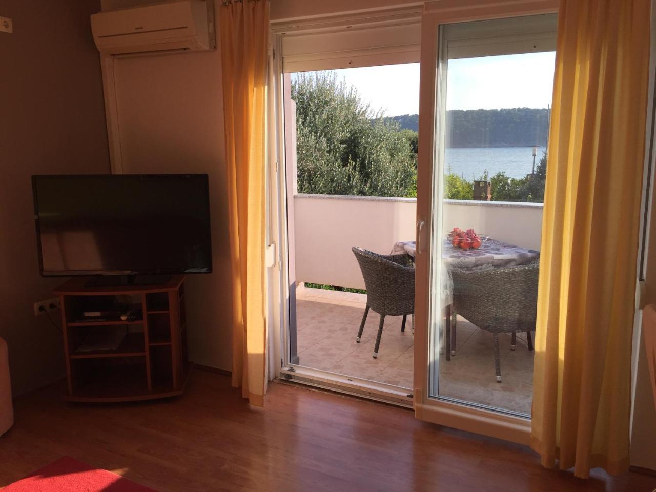Apartments Nautica Barbat na Rabu Zewnętrze zdjęcie